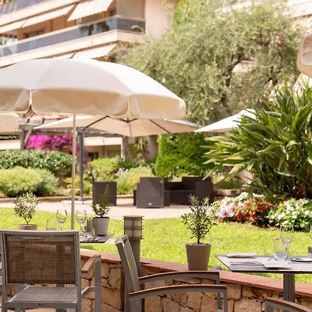 The Originals Boutique, Les Strelitzias