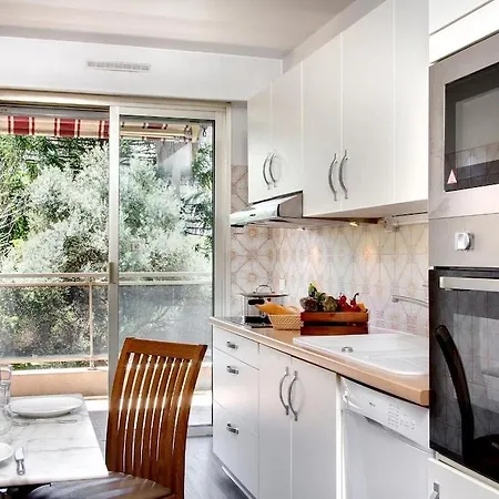 The Originals Boutique, Les Strelitzias מלון