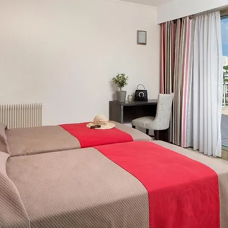 The Originals Boutique, Les Strelitzias 3* ז'ואן-לה-פינס