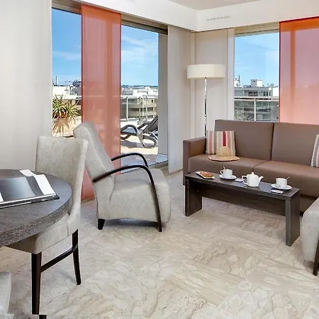 The Originals Boutique, Les Strelitzias Juan-les-Pins