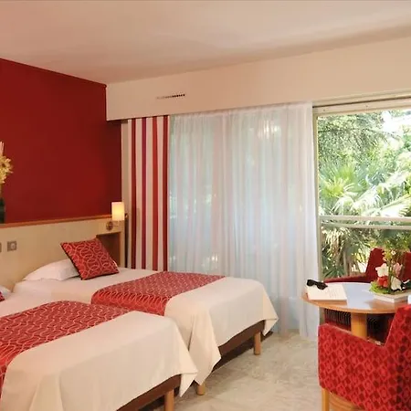 The Originals Boutique, Les Strelitzias 3*