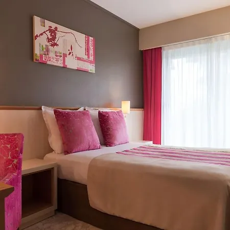 The Originals Boutique, Les Strelitzias 3*