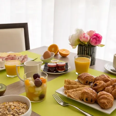 The Originals Boutique, Les Strelitzias מלון