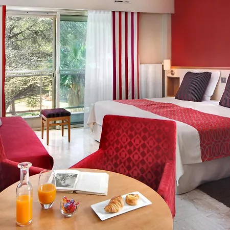 מלון The Originals Boutique, Les Strelitzias ז'ואן-לה-פינס