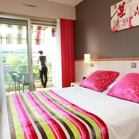 The Originals Boutique, Les Strelitzias מלון ז'ואן-לה-פינס