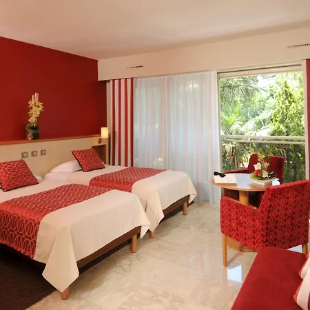 The Originals Boutique, Les Strelitzias 3* ז'ואן-לה-פינס