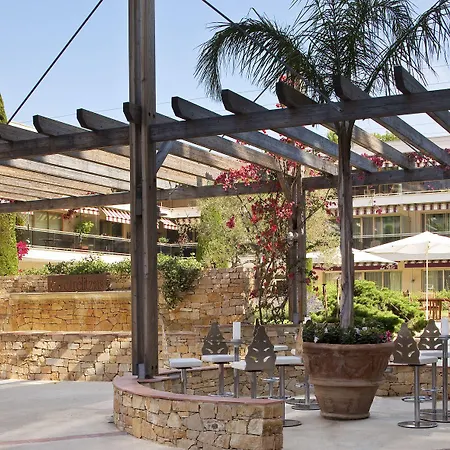 The Originals Boutique, Les Strelitzias מלון ז'ואן-לה-פינס