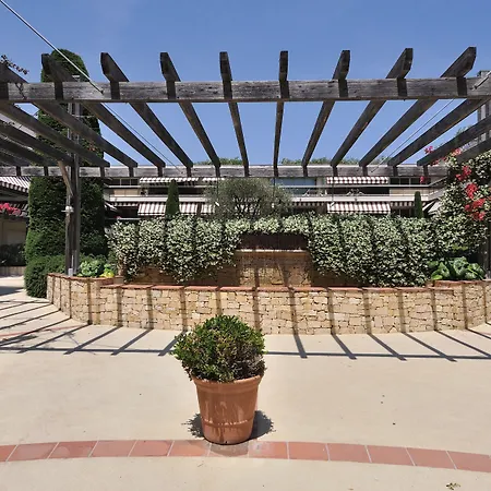 Szálloda The Originals Boutique, Les Strelitzias