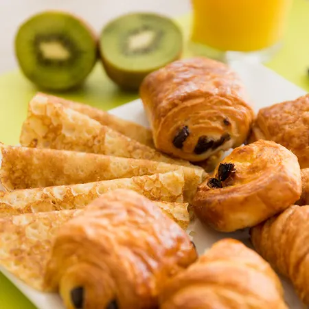 Szálloda The Originals Boutique, Les Strelitzias Juan-les-Pins