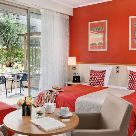 The Originals Boutique, Les Strelitzias