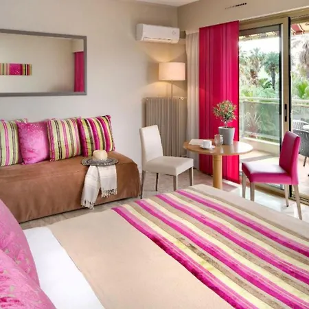 מלון The Originals Boutique, Les Strelitzias