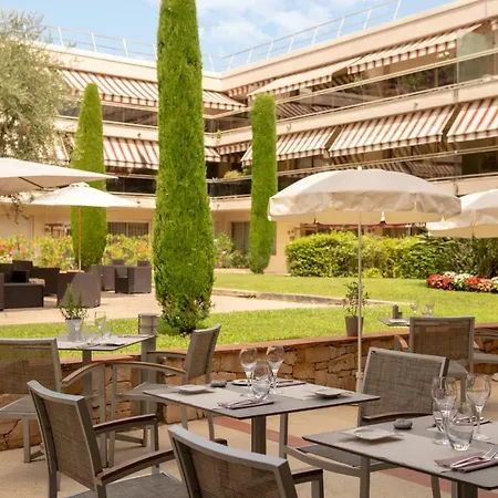 The Originals Boutique, Les Strelitzias Juan-les-Pins