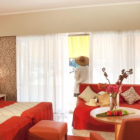 Hotel The Originals Boutique, Les Strelitzias Juan-les-Pins