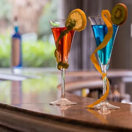 Hotel The Originals Boutique, Les Strelitzias Juan-les-Pins