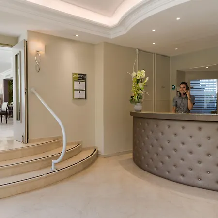 The Originals Boutique, Les Strelitzias ホテル 3*