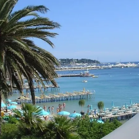 The Originals Boutique, Les Strelitzias Hotel