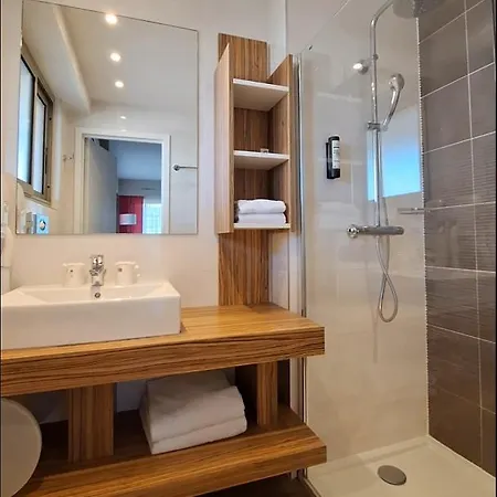 The Originals Boutique, Les Strelitzias Hotel 3*