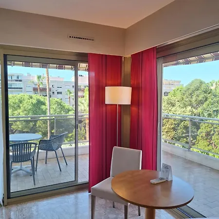 Hotel The Originals Boutique, Les Strelitzias Juan-les-Pins