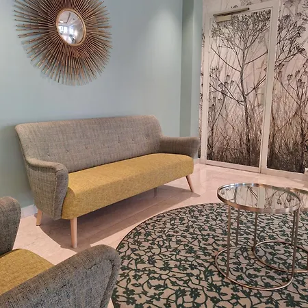 The Originals Boutique, Les Strelitzias Hotel