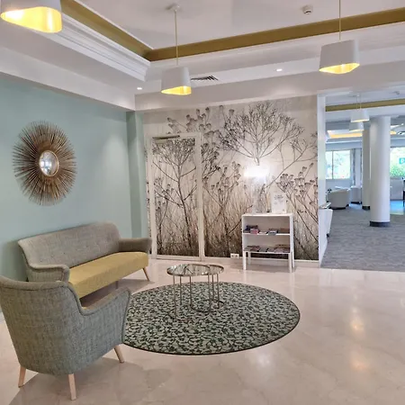 The Originals Boutique, Les Strelitzias Hotel