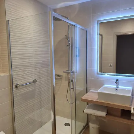 The Originals Boutique, Les Strelitzias 3* Juan-les-Pins