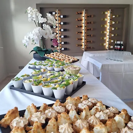 The Originals Boutique, Les Strelitzias 3*