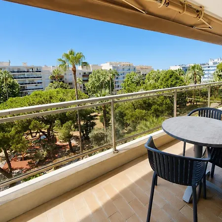 Hotel The Originals Boutique, Les Strelitzias