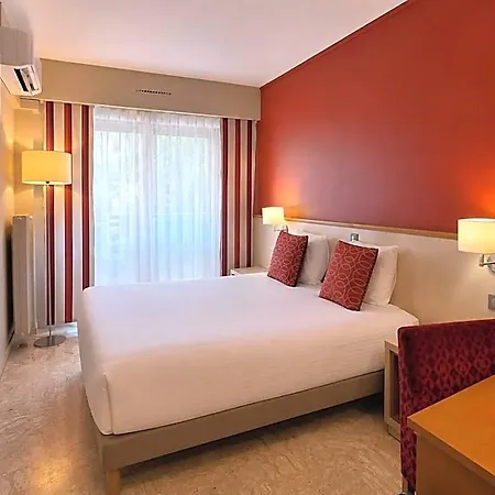The Originals Boutique, Les Strelitzias Hotel 3*