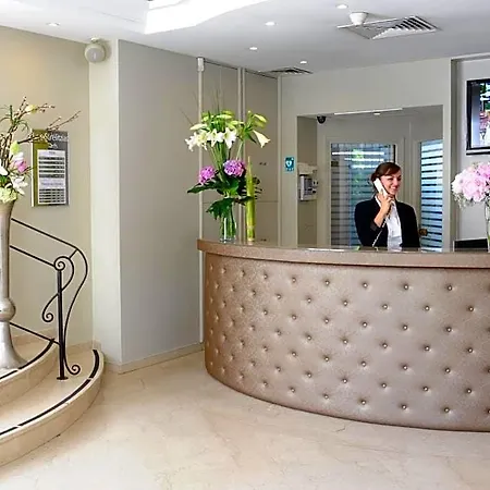 The Originals Boutique, Les Strélitzias 3*
