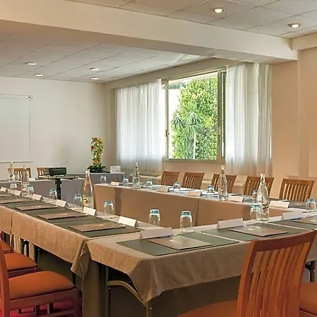 فندق The Originals Boutique, Les Strelitzias 3*