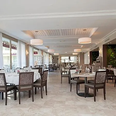 فندق The Originals Boutique, Les Strelitzias جوان ليه باه