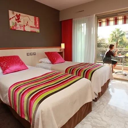 Hotel The Originals Boutique, Les Strelitzias