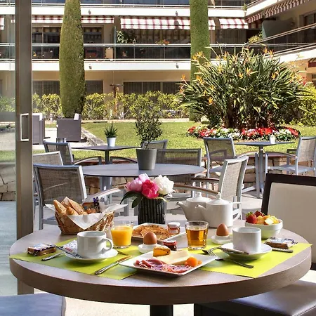 The Originals Boutique, Les Strelitzias Juan-les-Pins