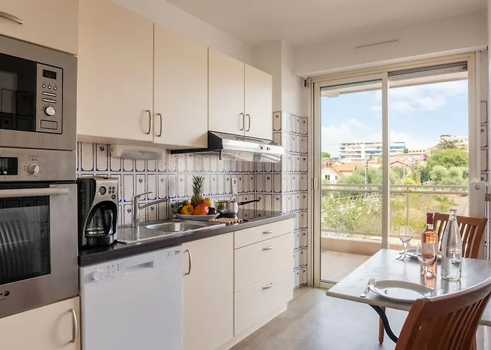 The Originals Boutique, Les Strelitzias Hotel 3*