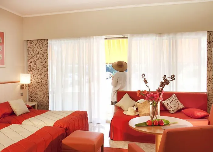 Hotel The Originals Boutique, Les Strelitzias Juan-les-Pins