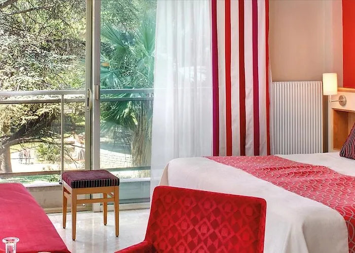 The Originals Boutique, Les Strelitzias