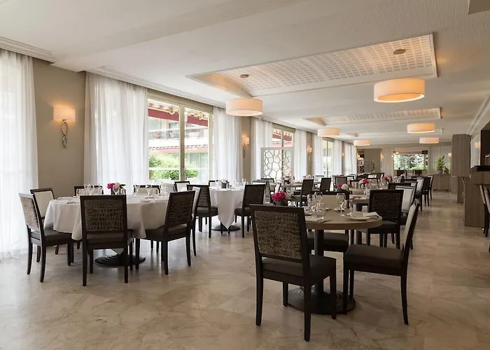 The Originals Boutique, Les Strelitzias Juan-les-Pins