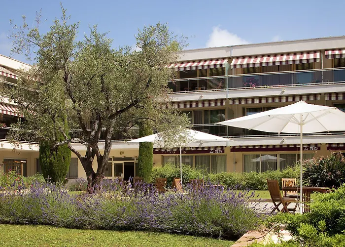 The Originals Boutique, Les Strelitzias Juan-les-Pins