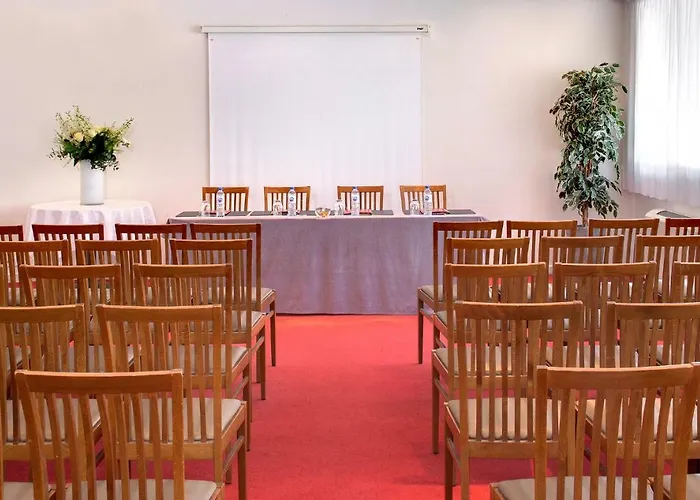 The Originals Boutique, Les Strelitzias Hotel