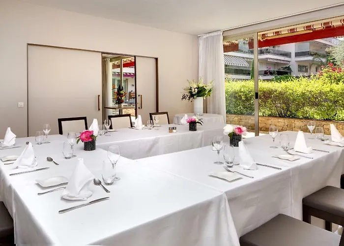 Hotel The Originals Boutique, Les Strelitzias